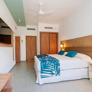 Hotel Riu Latino (Adults Only)